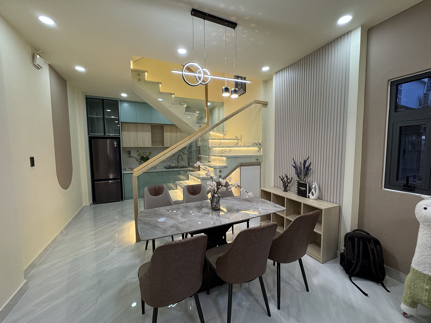Tuyệt phẩm nhà phố 2 lầu (3,9m nở hậu 5,5m x 11m) full nội thất cao cấp khu VIP Thích Quảng Đức